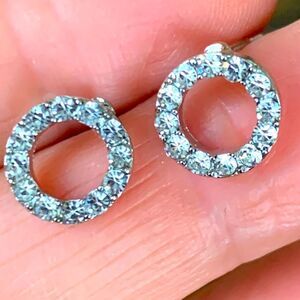 Men’s Modern Circle Halo Rhinestone Stud Earrings, Sleek Silver Tone Setting